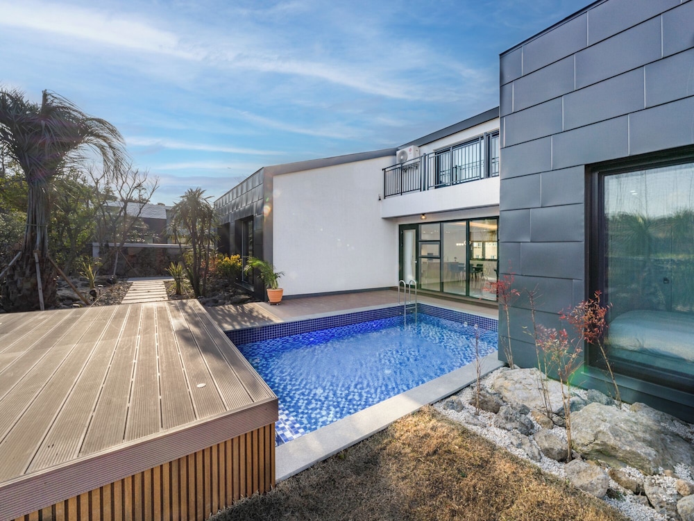 Gobajinin Private Pool Villa