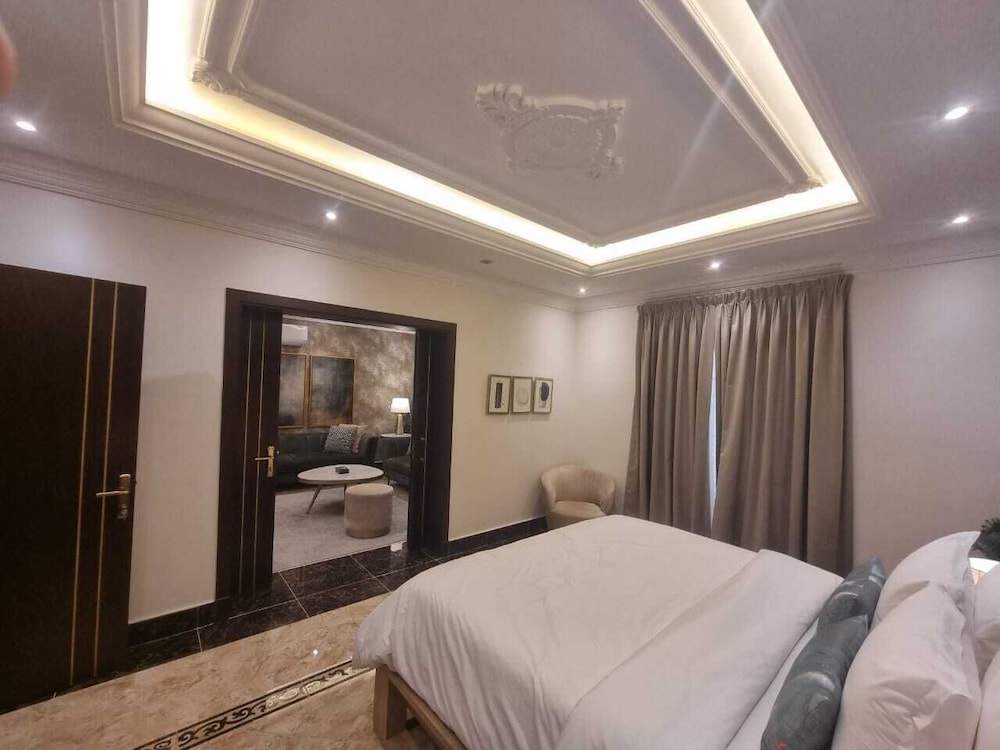 Hometel Khozama Jed