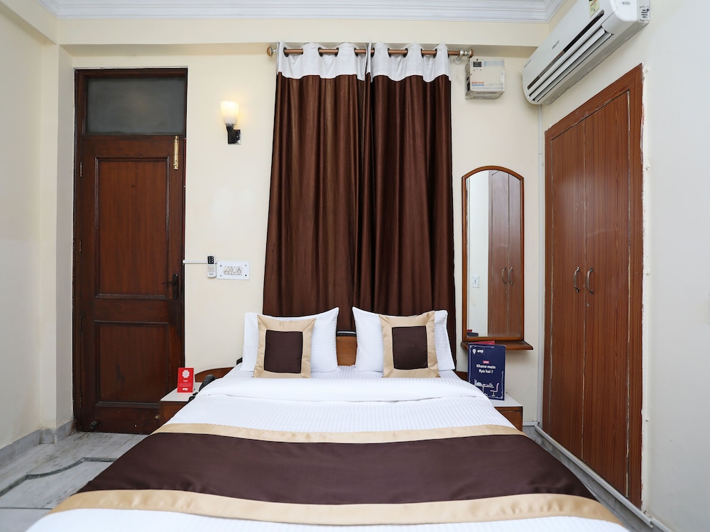 OYO 9916 Hotel Bhoomik Villas
