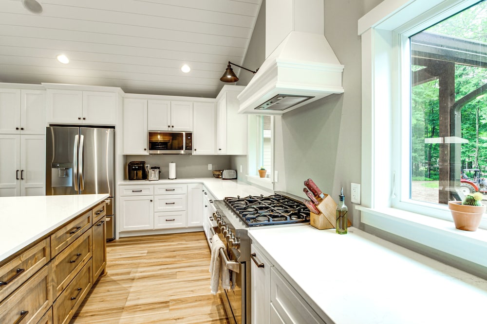 Hot Tub & Game Room: Lakefront Merrifield Retreat!