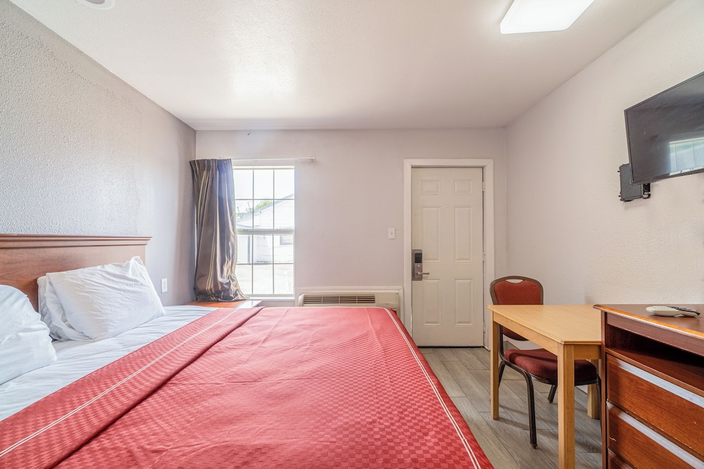 OYO Budget Inn Falfurrias Hwy 281
