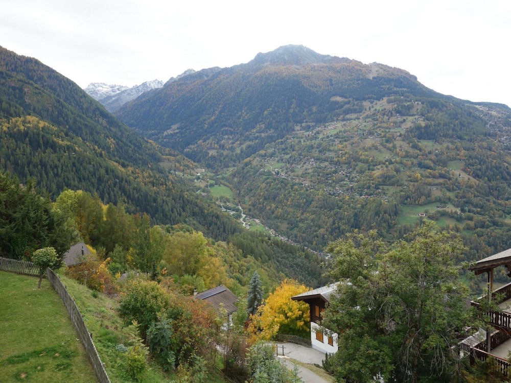 Mountain Apartment With Views