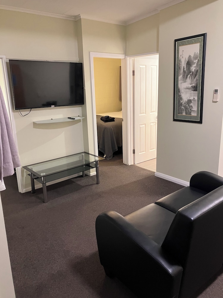 Trentham Motel