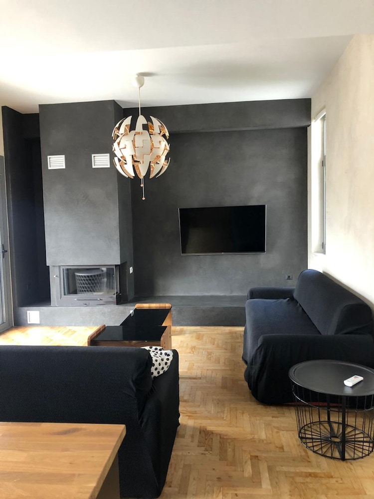 Luxurious Apartment With big Balcony Best Location