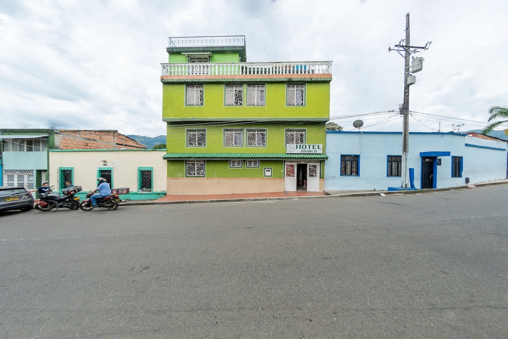 Hotel Ayenda Danilo - Image 1