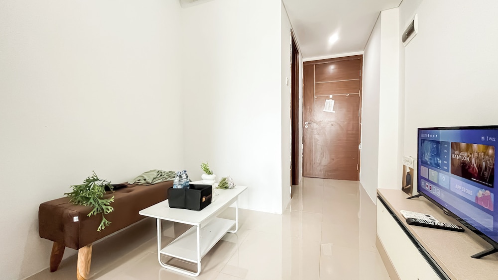 Simply Look 1Br At Vittoria Residence Apartment