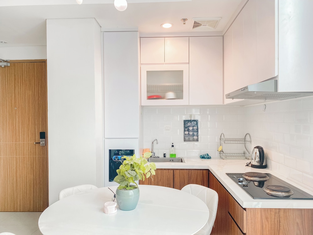 Best Place And Homey 2Br At Tamansari Iswara Apartment