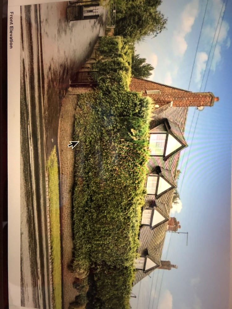 Stunning 3 Bed Cottage view 5