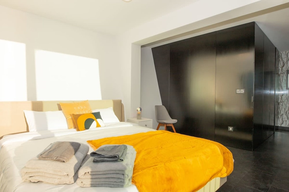 Villa Leonor Cliffside Retreat
