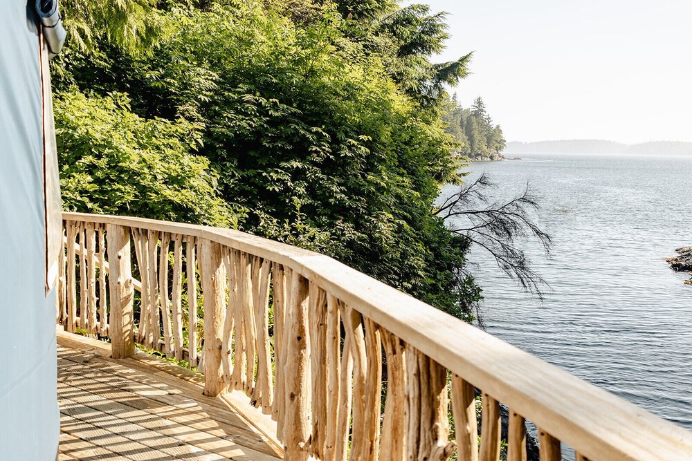 Lunar Cove Inn