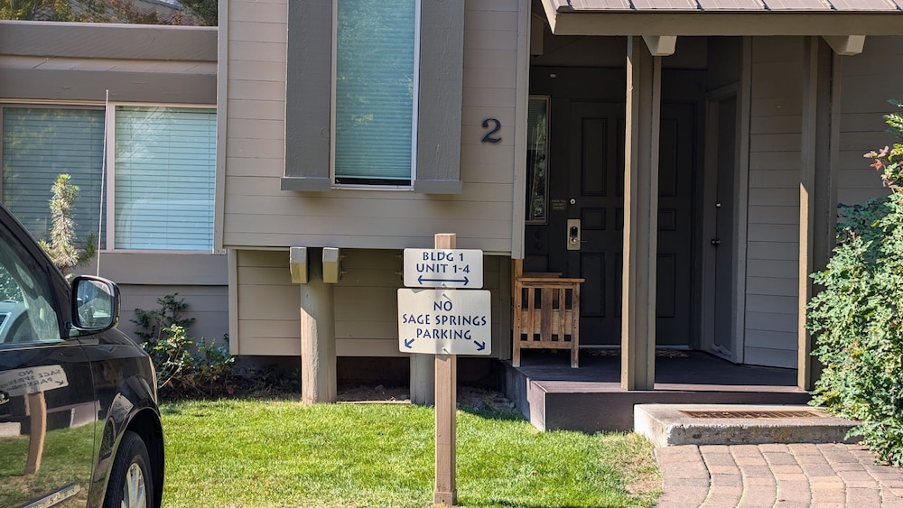 Tennis Village 3 2 Bedroom Apts