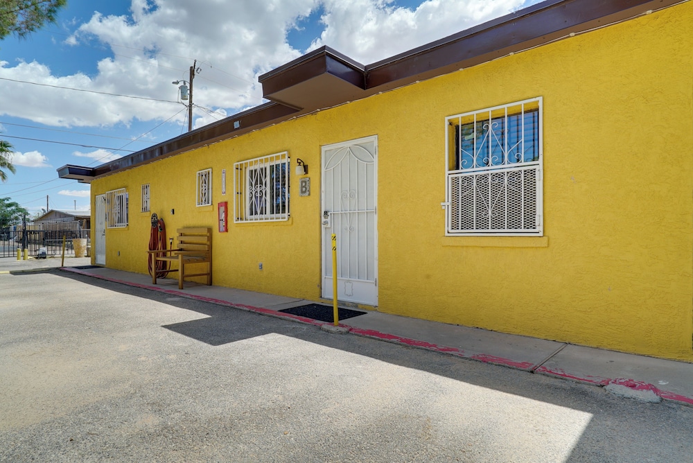 4 Mi to Dtwn El Paso: Pet-friendly Apartment!
