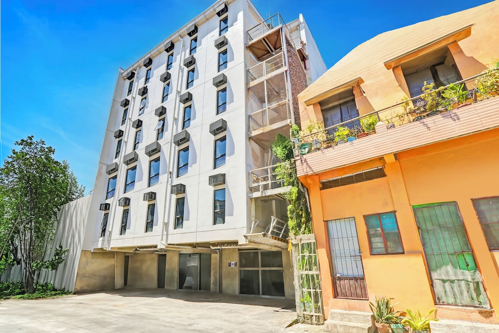 MyTown Madrid, Classy Hostel Bunkbeds Makati Metro Manila