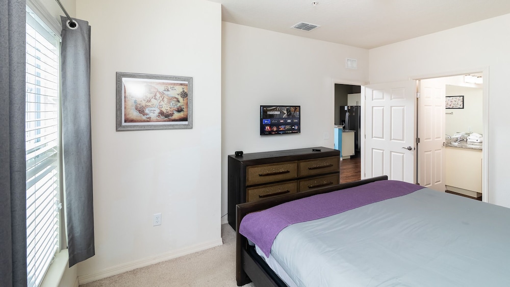 Moana's Hut Miles From World's Best Theme Parks! - Image 3