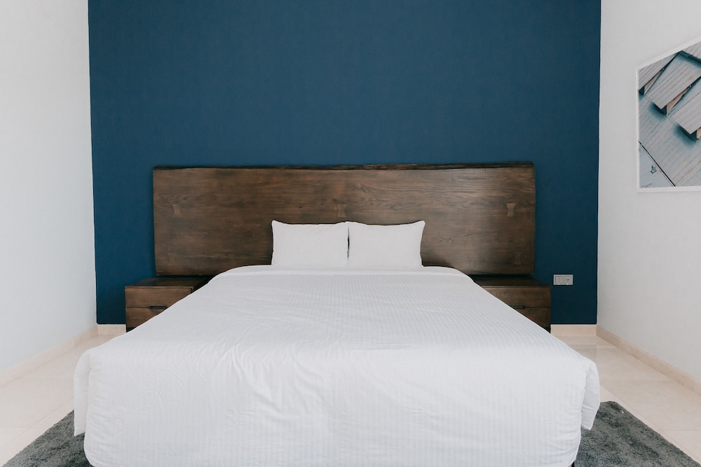 Blue Arch Suites - The Notre Dame Saigon