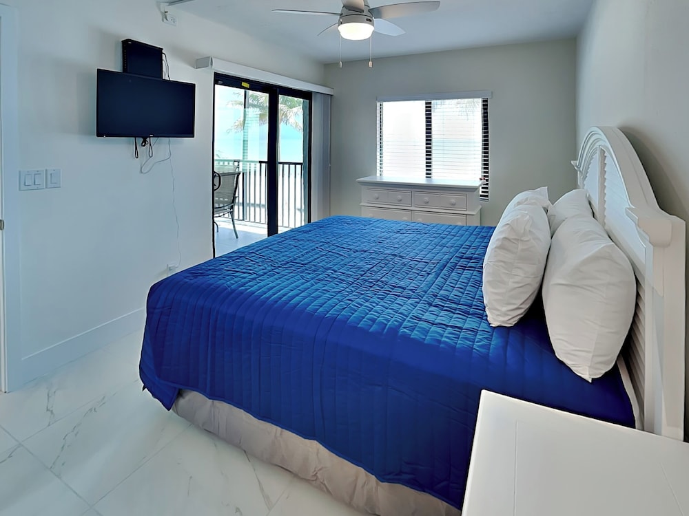 Seaside 2 by Distinctive Beach Rentals