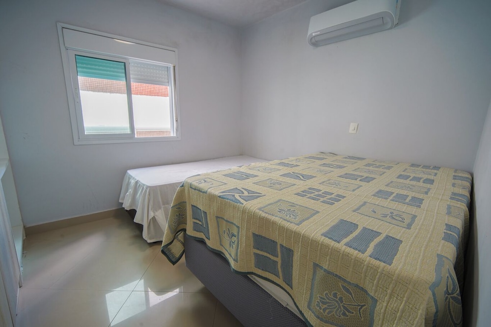 Apto pet Friendly c Churrasqueira a 100m da Praia