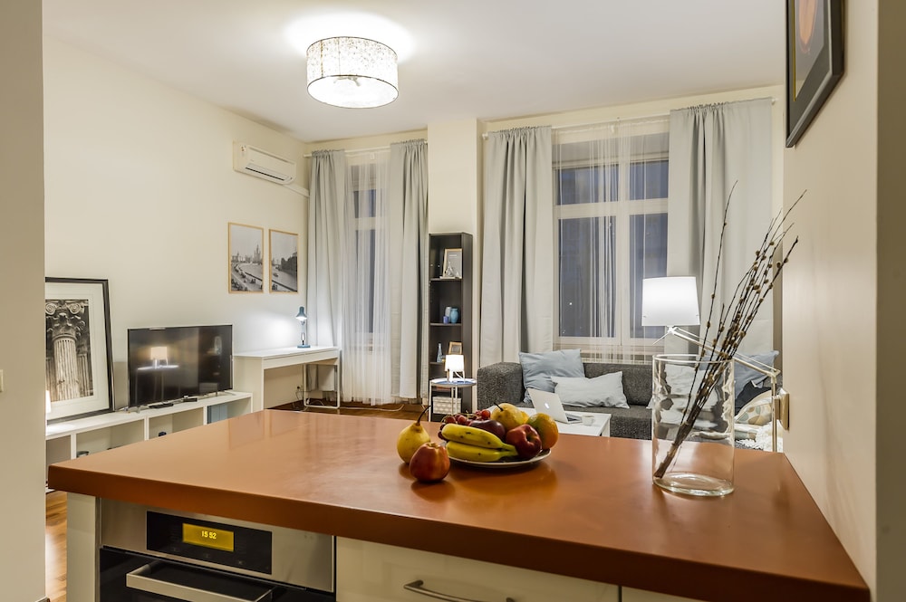 GM Apartment Serafimovicha 2