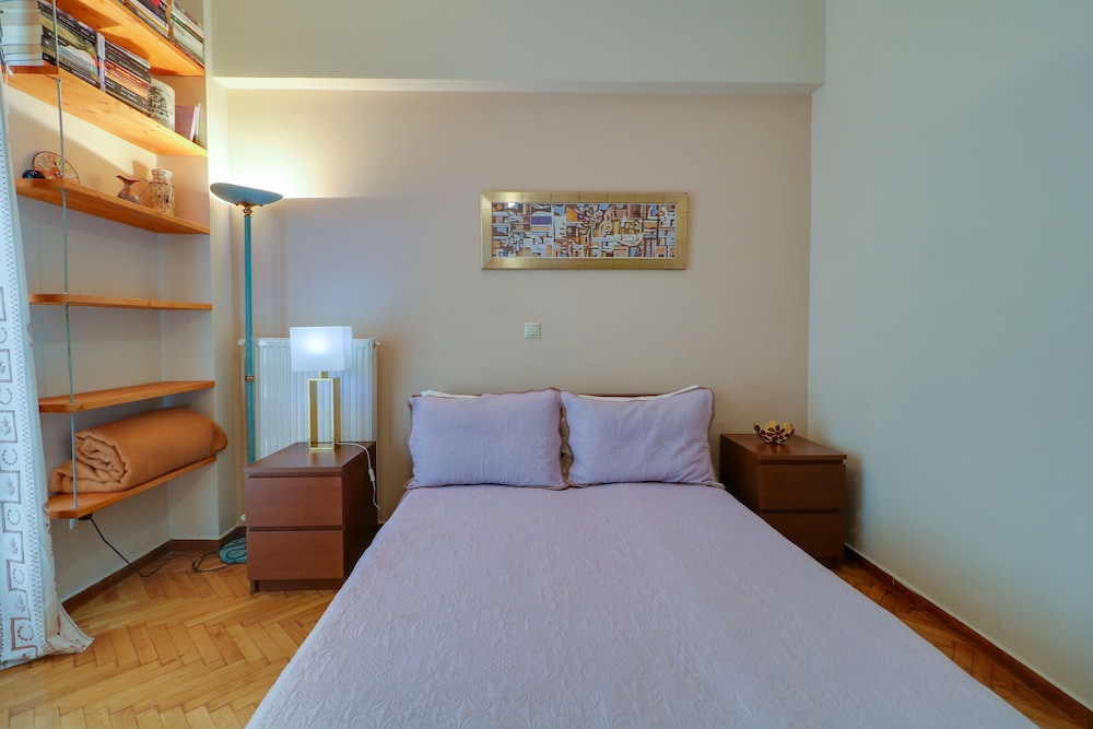 Parliament Syntagma Apartment by Living-Space