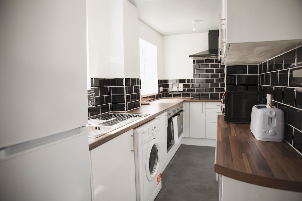 Leicester Vacations - Room in Guest Room - Big Size Room in Leicester City - Property Image 14