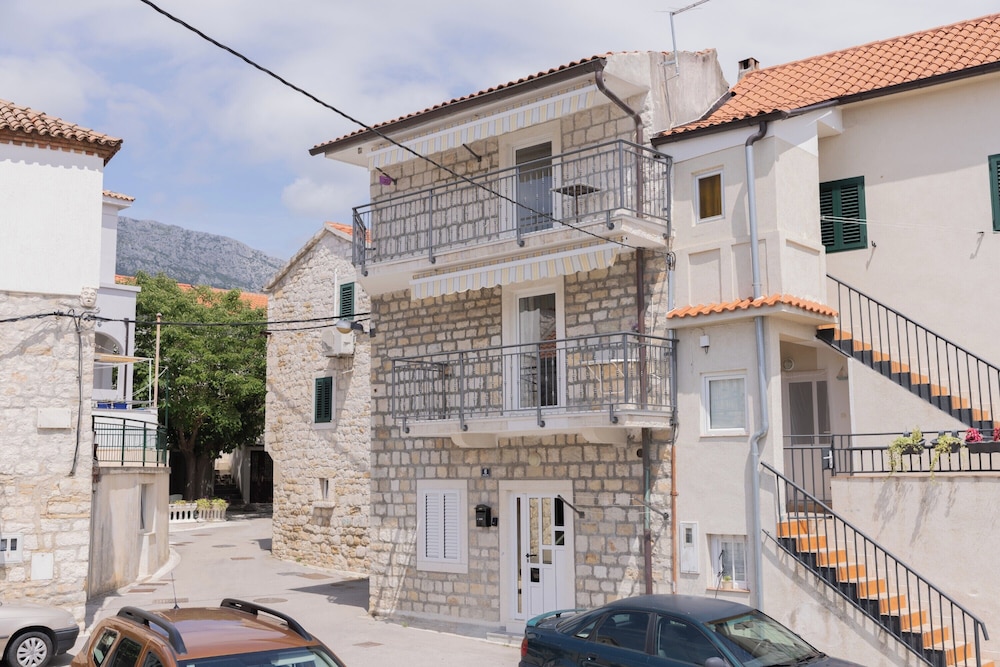 Apartments Kastilac with sea view