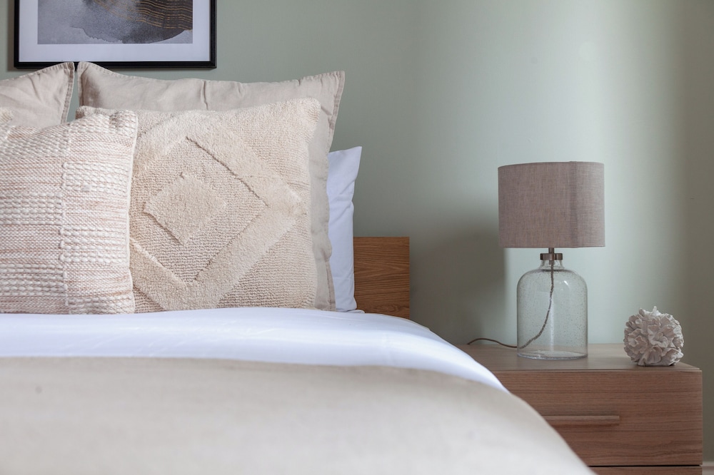 Trendy Flat in St Katharine