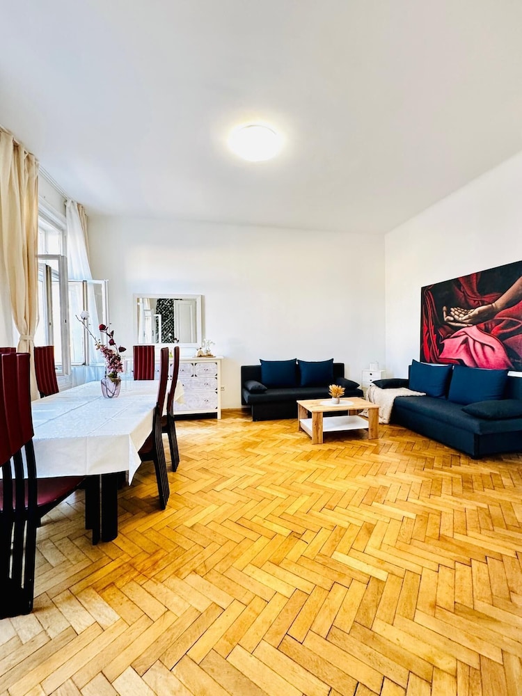 Cozy 1BR and Living Room Apartment
