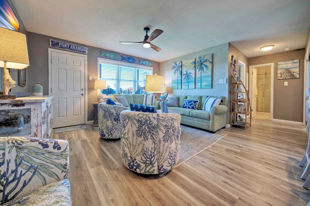Steps to Sandfest 2 Condos in Beachfront Complex w/ Pool, Pickleball/tennis