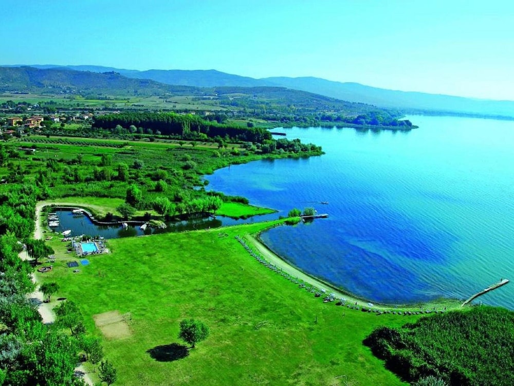 Mobile Home by Lake Trasimeno With Pool view 4
