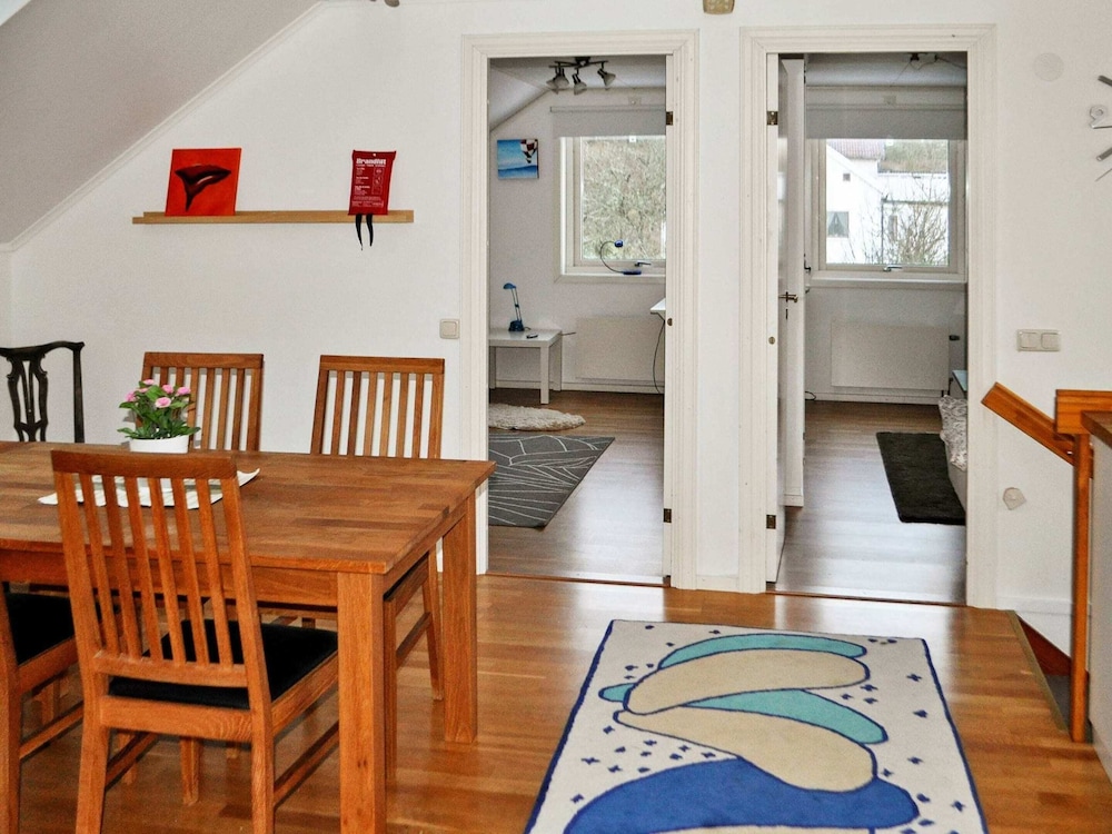 6 Person Holiday Home in Kode view 4