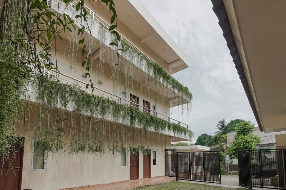 RedDoorz near Sriwijaya University Palembang 2, Palembang - 9