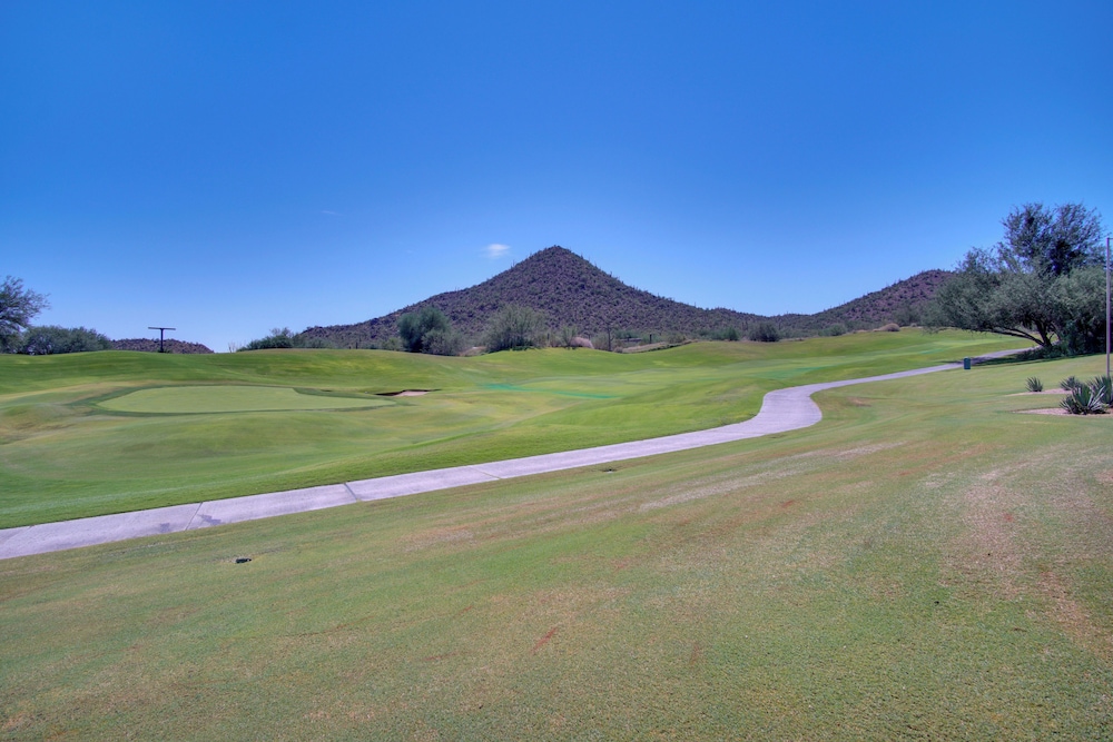 Amazing Desert Views! Tucson Casita on Golf Course