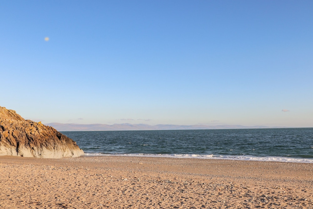 Moondunes - Pwllheli