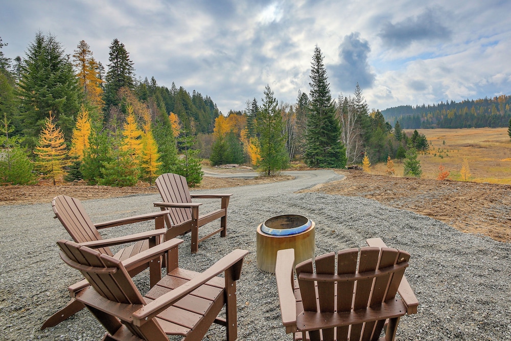 Mtn Valley Views! Cabin 6 Mi to Lake Pend Oreille