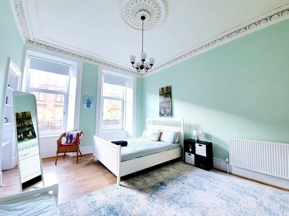 Spacious Apartment In Glasgow view 5