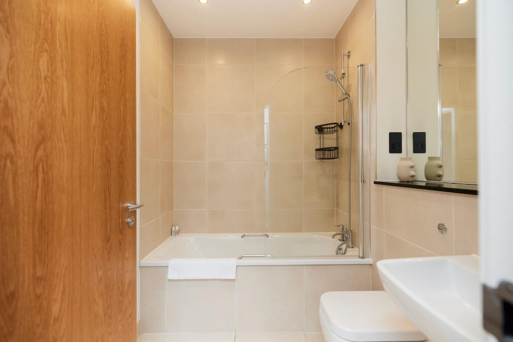 The Shoreditch Escape - Lovely 2bdr Flat With Balcony