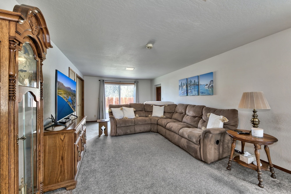 853p Lakeside Beach 4 Bedroom Home