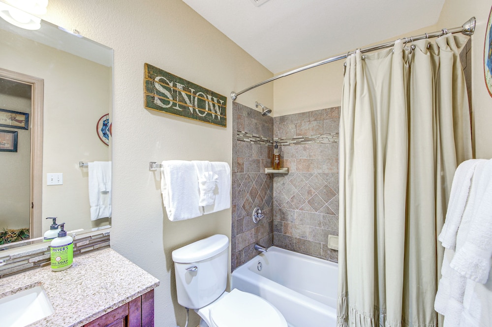 Walk to Ski Shuttle: Dtwn Frisco Gem w/ Fireplace!