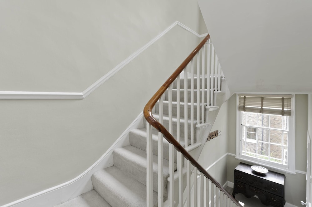 Fabulous 3 Bed Flat Chelsea