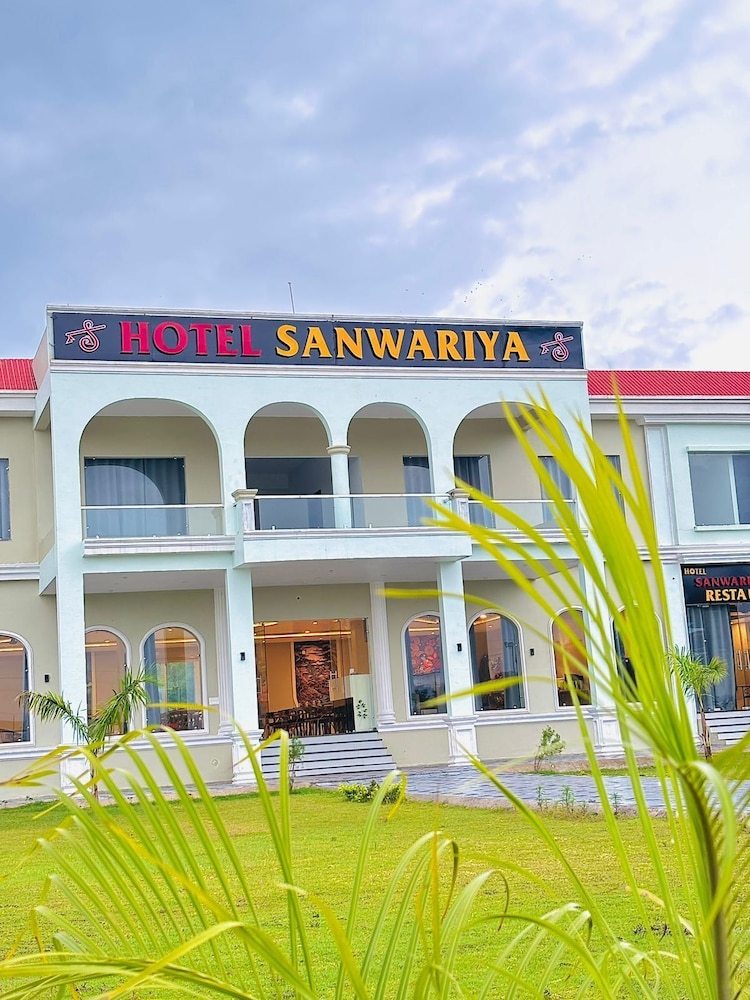 Hotel Sanwariya Family & Restaurant