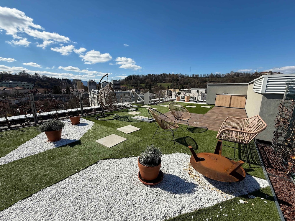 Skyline Penthouse Retreat Luxury in Ljubljana