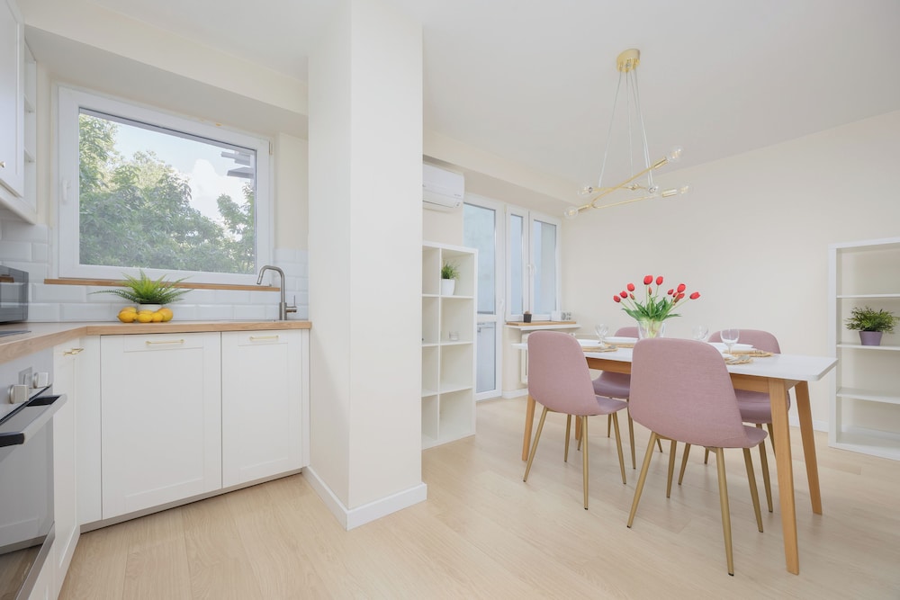 Cosy Apartment for 4 by Renters view 5