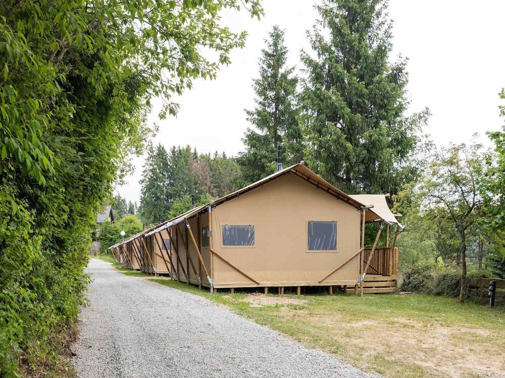 Cozy 5-person Glamping Tent in Ardennes