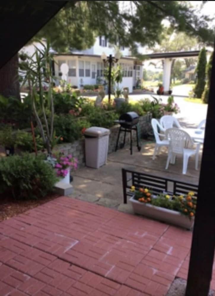 Spring Hill Motel