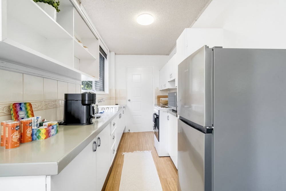 Cosy Ground Floor Unit Moments From The Beach