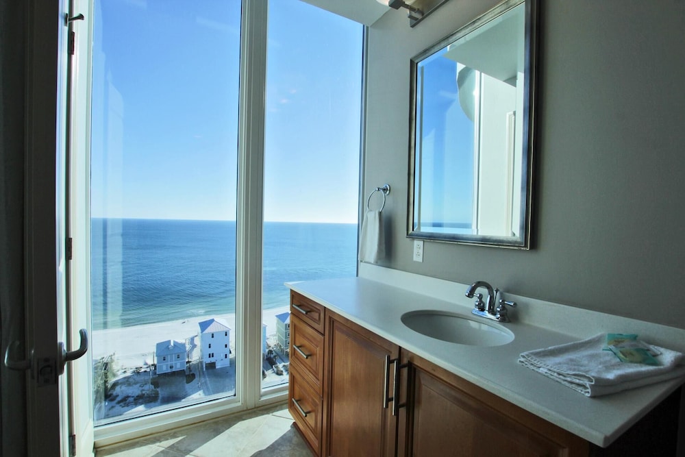 Bel Sole Penthouse 1801 view 2