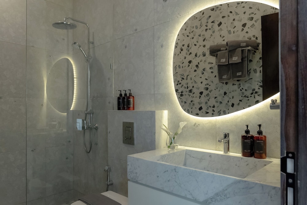 AMO Residences