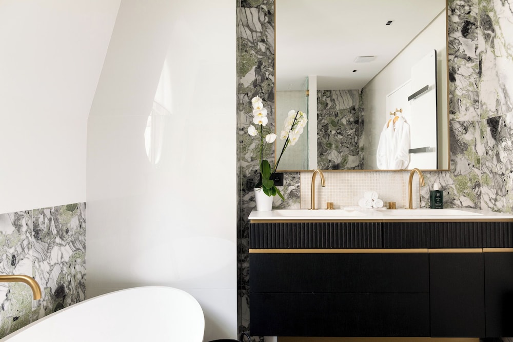 HIGHSTAY - Luxury Serviced Villa - Poincaré