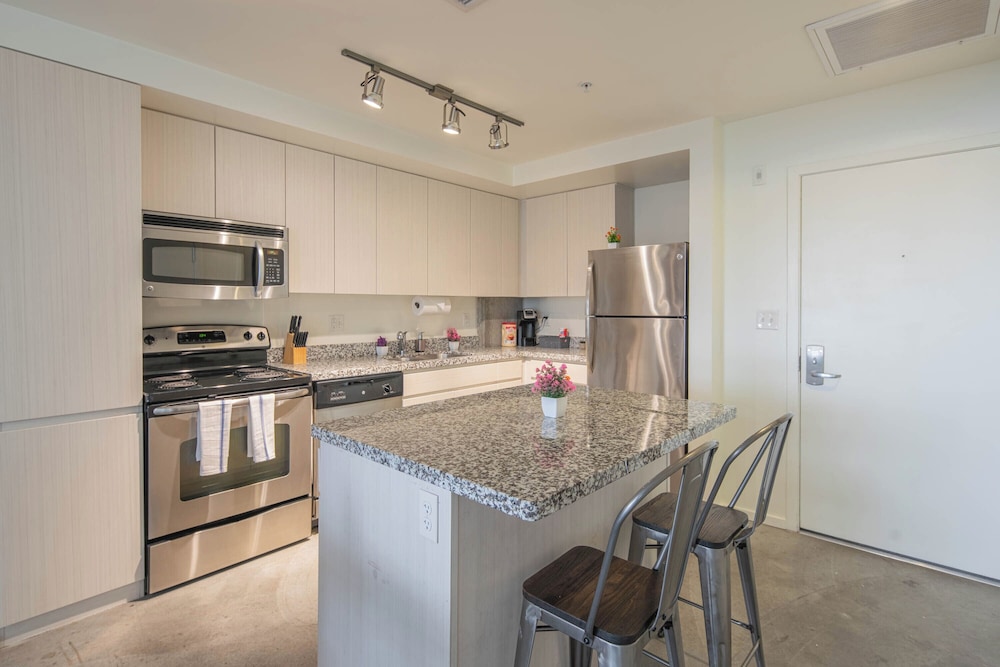 ROVE LIVING/KL - Roosevelt Point