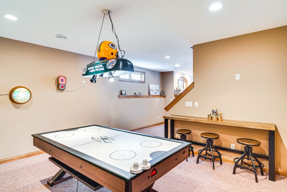 Lakefront Waterford Home w/ Game Room & Grills! view 4